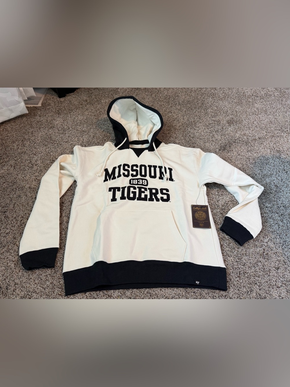 NWT 47 Missouri Mizzou Tigers White Long Sleeve Hoodie — Size Small